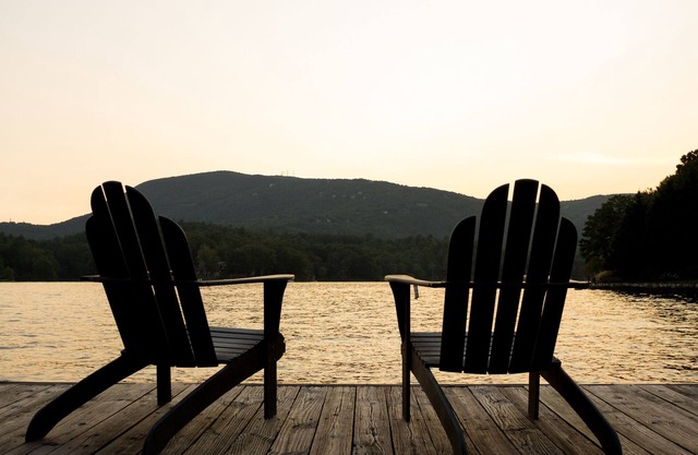Lakefront Bliss Eingebettet in Great Smoky Mountains