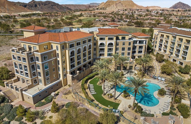 Luxury Lake Escape Village Fun & Concerts