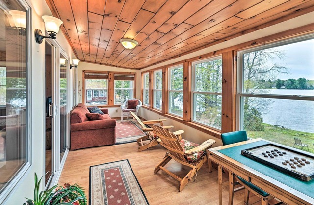 Lakefront Broadalbin Getaway w/ Deck + Kayaks