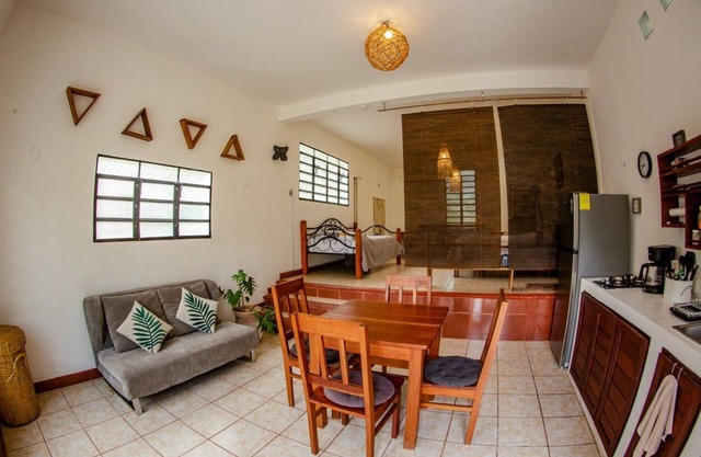 LAKEFRONT BUNGALOW WITH A/C, KITCHEN & BATHROOM, FOR UP TO 5PAX.