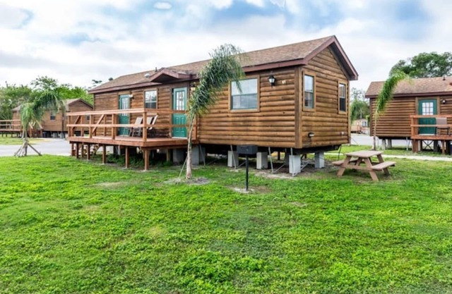 ⛵️Lakefront Cabin 10min toBEACH/Dogs 🐶OK/Kayak/#407