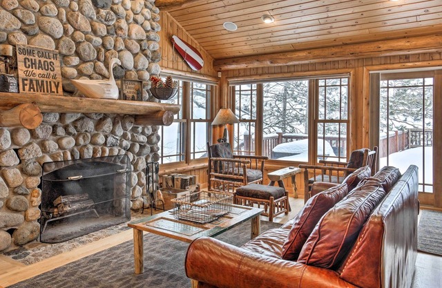NEU! Lakeside Cabin: 11 Mi bis Dtwn Shops & Dining!