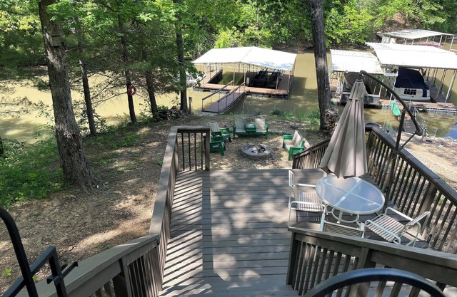 Lakefront Cabin House near Camdenton at Lake of the Ozarks