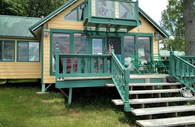 Lakefront Cabin on beautiful Unity Pond in Burnham, Maine