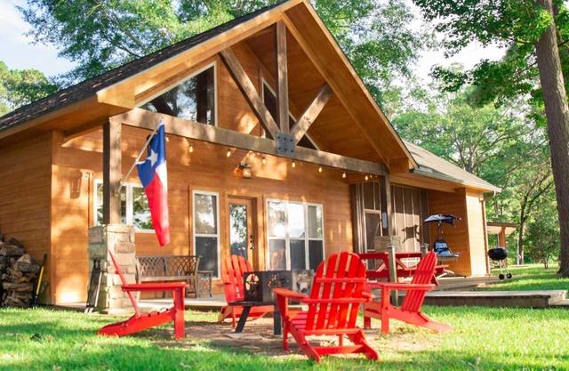 Lakefront Cabin w/Pier, Firepit & Pet-Friendly