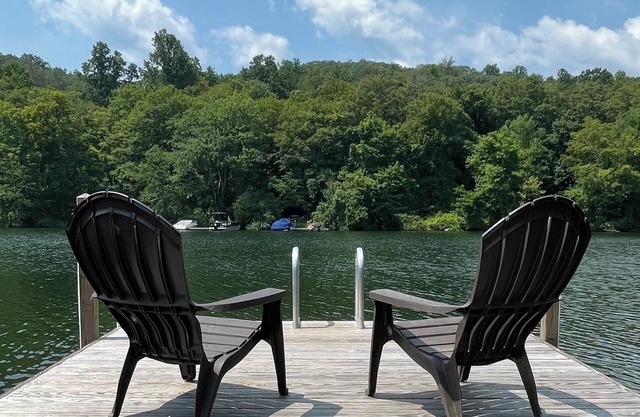 Lakefront Cabin w/Dock, Fire Pit and Private Beach on Quiet Candlewood Lake Cove