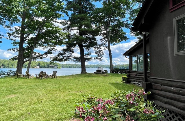 Lakefront cabins for family and friend gatherings