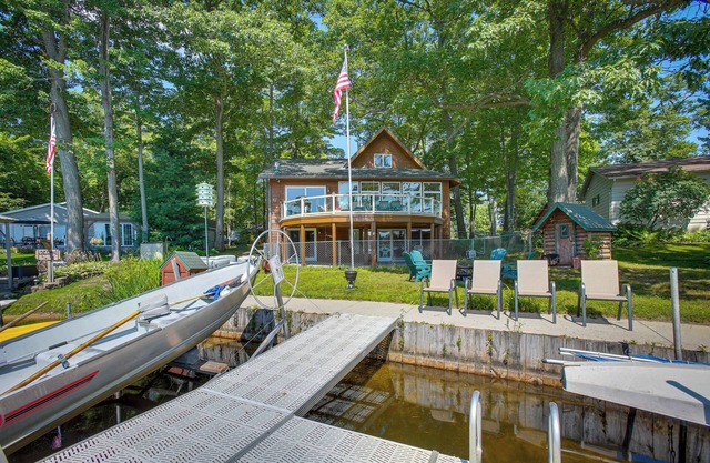 Lakefront Cadillac Retreat w/ Sauna + Boating!