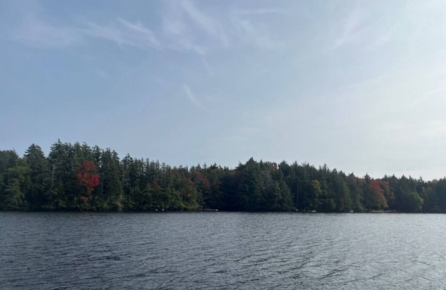 Lakefront Charming 3-bedroom cottage on beautiful Cranberry Lake