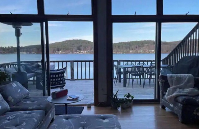 Lakefront close to ski & shopping