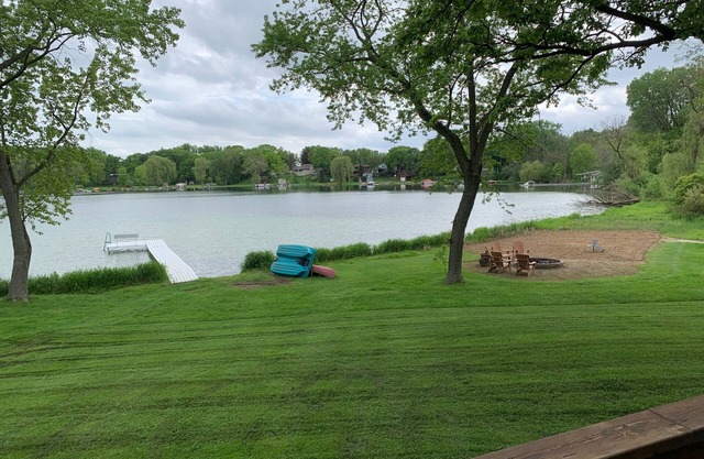 Wunderschönes Seegebiet mit Privatstrand neben dem Powers Lake