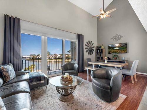 Lakefront Condo Retreat