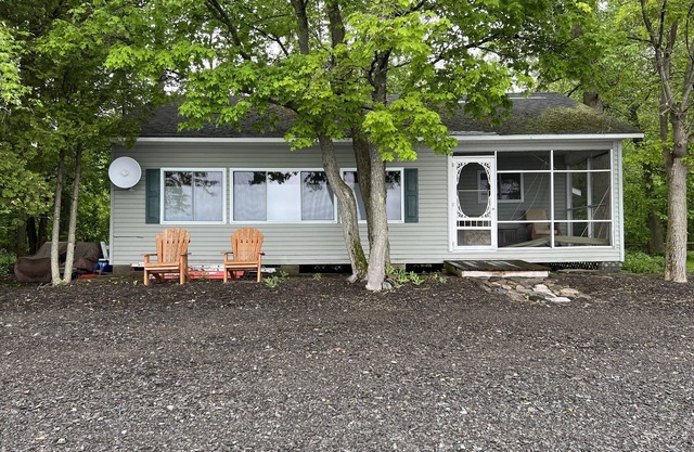 Lakefront Cottage - Awesome Sunsets! New Construction 2022