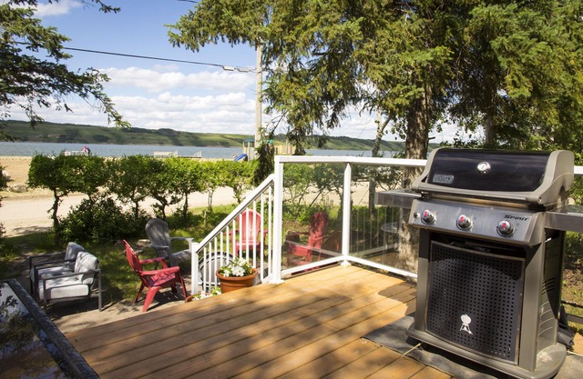 Lakefront Cottage in Manitou Beach - Cottage mit drei Schlafzimmern, Schlafmöglichkeiten für 10