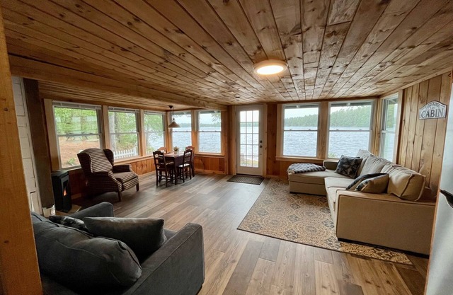 Lakefront Cottage On Beautiful Maine Lake