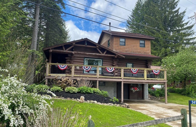 Lakefront Cottage on Java Lake