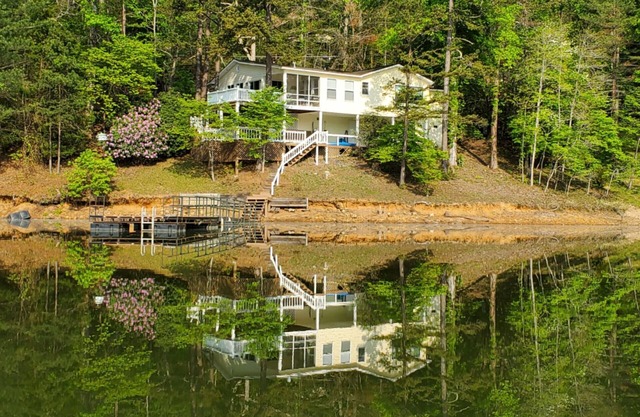 Lakefront Cottage