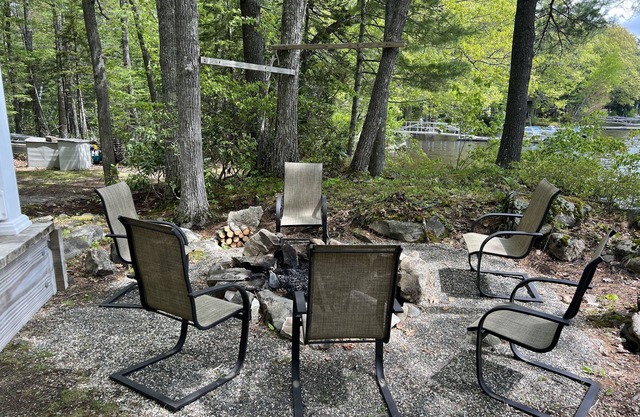 Lakefront Cottage, neu renoviert, 35 'vom Ufer entfernt!