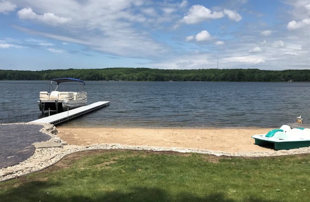 Lakefront Hütte mit Sandstrand und tolle Fischerei auf Gun Lake in Fountain MI