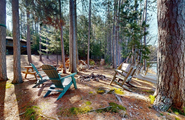 Lakefront, dog-friendly home w/ private dock ,fire pit & a beautiful lakeview!