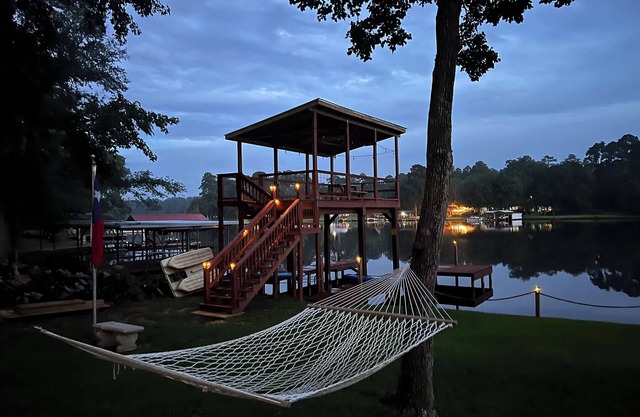 Lakefront Escape w/ Firepit & Fireplace – Relax & Recharge in Nature!