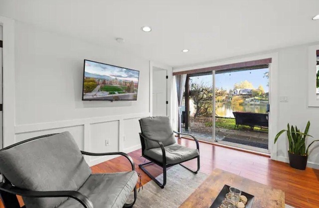Lakefront Escape & Water Access