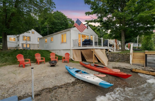 LakeFRONT Estate on Finger Lakes Wine Trail, 2 Separate Homes, Dock, Kayaks