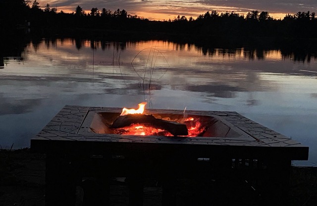 Lakefront family getaway;large dock;private boat ramp;Pretty cottage;large deck!