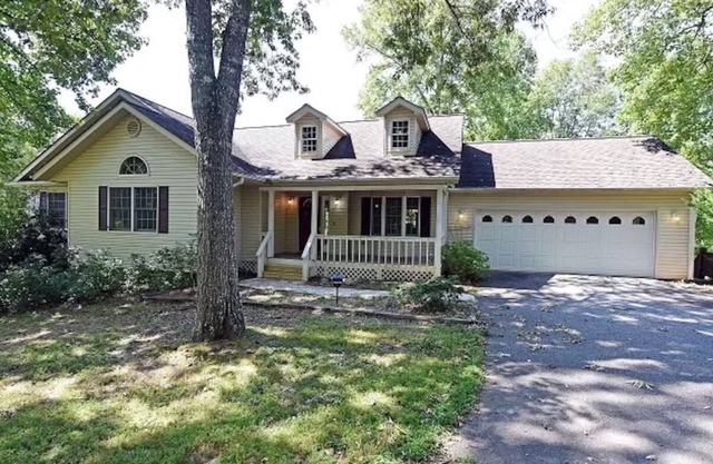 Lakefront home with private dock on Lake Nottely in beautiful Blairsville, GA