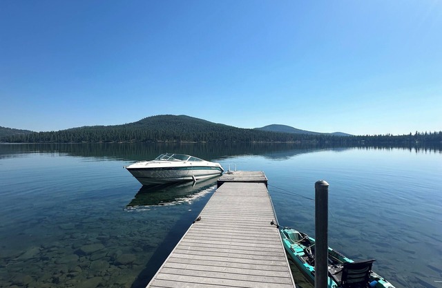 Lakefront Fun Vacation on the best lake in NW Montana with your own Dock & Beach
