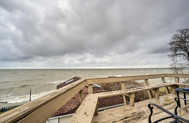Lakefront Geneva Vacation Rental - Walk to Strip!