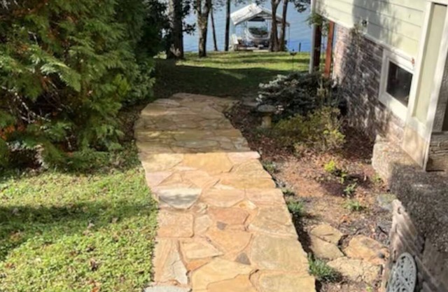Lakefront Getaway Near Nashville