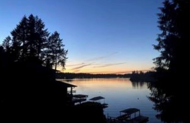 Lakefront Getaway at Lake Sawyer