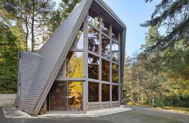 Lakefront Glass House w/Dock & Views