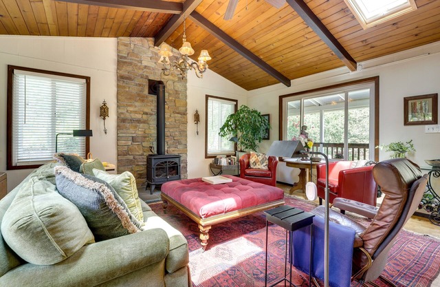 Lakefront Glen Ellen Cabin w/ Views Near Wineries!