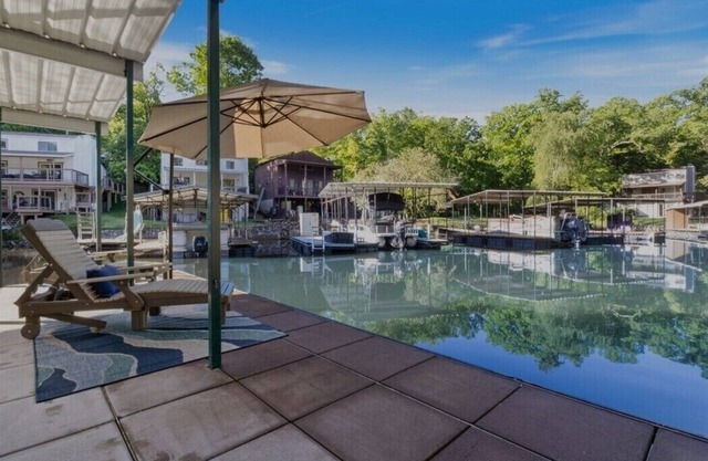Lakefront Grand Glaize Getaway w/ Dock & Water Toys
