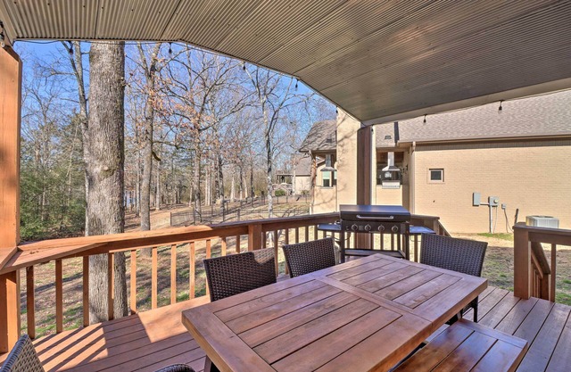 NEU! Lakefront Greers Ferry Cabin mit Bootsrutsch!