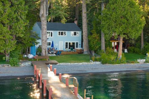 Lakefront Haven by AvantStay Minutes to Ski Resorts Private Dock
