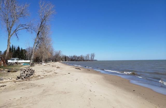 Versteck am See mit herrlichen Sonnenaufgängen und privatem Strand!