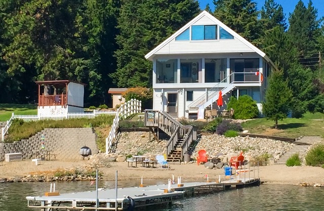 Lakefront hideaway with games, grill, smart TVs, mountain views, & AC