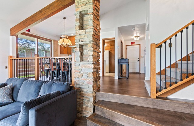 Lakefront hideaway with private beach, seasonal dock, washer/dryer, & AC