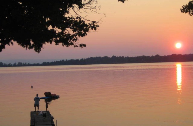 Lakefront Home, 60 Ft. Dock, Great Sunsets, Internet, zu Fuß zu Ladds Marina