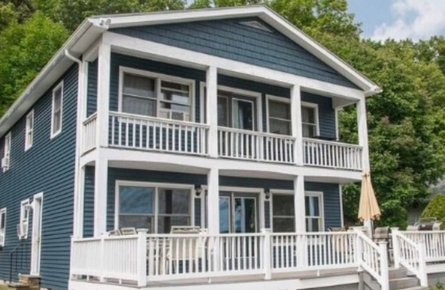 Lakefront Home in the heart of Seneca Lake Wine Trail