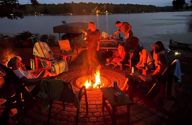 Amazing Lakefront Property! Sleeps 17, Starlink High Speed Internet!