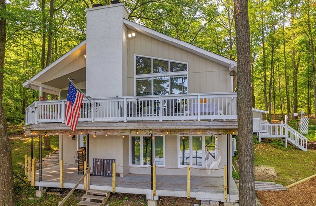 Lakefront Home Near Skiing & Snowmobile Trails