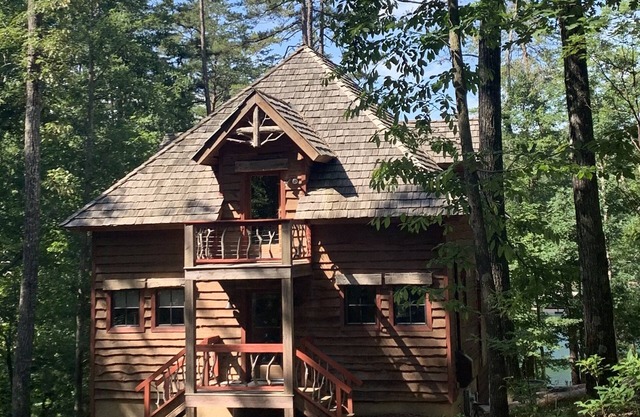 Lakefront Home on Private Cove in Desirable Upper Lake Keowee Location