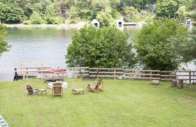 Haus am See auf schönen und privaten Motorboot la - 100 Fuß privaten Seeufer