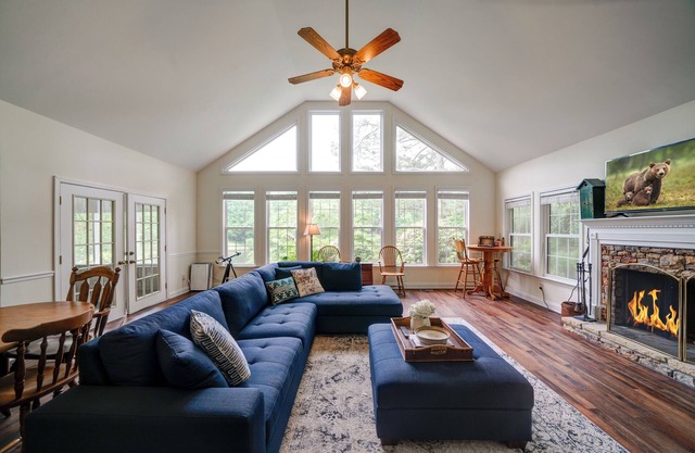 Lakefront Home w/ Private Dock – in Jasper, GA