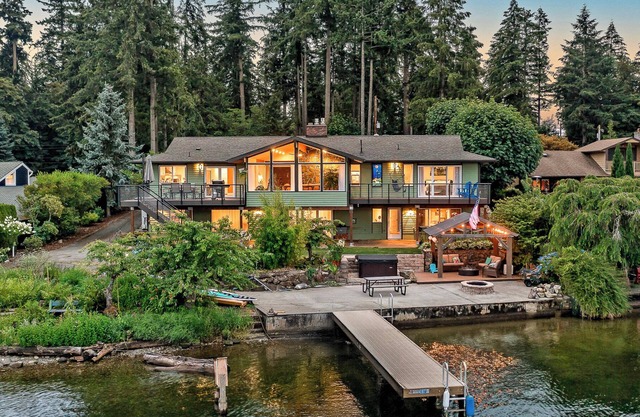 Lakefront Home with Hot Tub, Kayaks, Fire Pit, & Breakfast Included