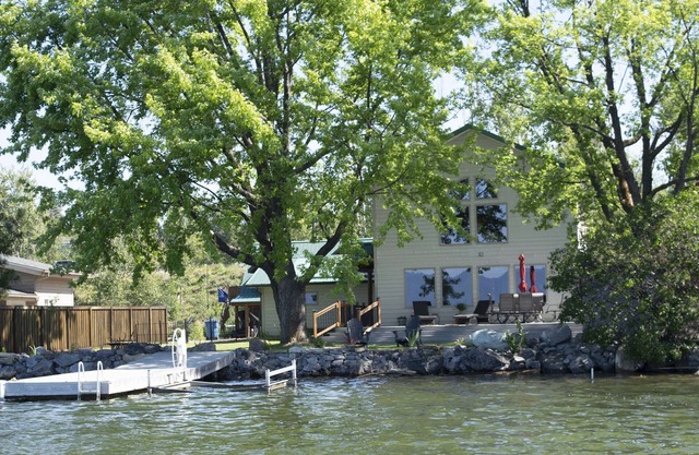 Lakefront home with Dock and lagoon access in Bigfork